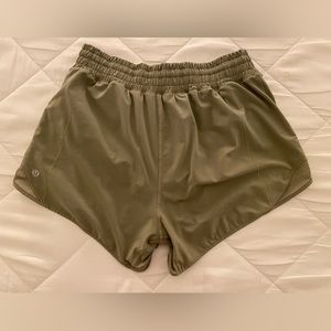 Lululemon Hotty Hot High-rise 4in Short